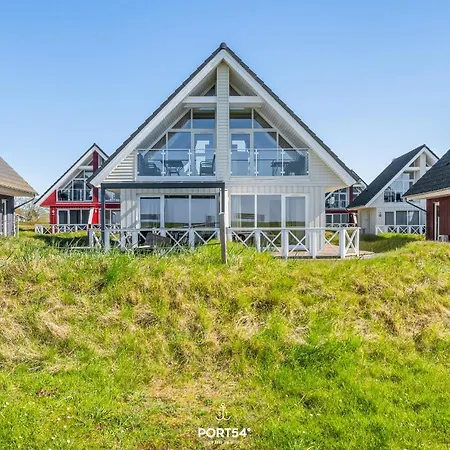 Beachhouse Marina *